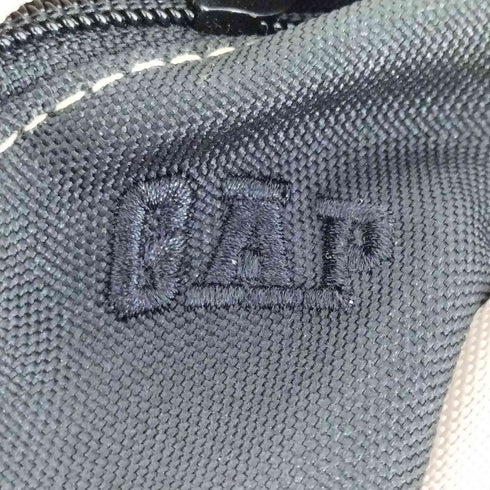 ギャップ Gap カモ柄ロゴ刺繍スリングバッグ メンズ