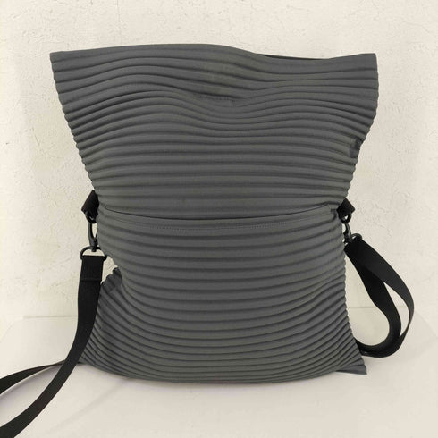 オムプリッセイッセイミヤケ HOMME PLISSE ISSEY MIYAKE プリーツ ショルダーバッグ メンズ