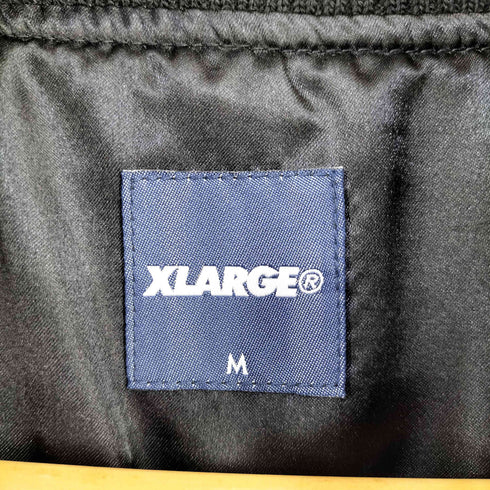 エクストララージ XLARGE ビッグロゴ サテンスタジャン メンズ import:M