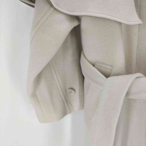 エミアトリエ emmi atelier ECO WOOLケープ付きロングコート レディース JPN:1