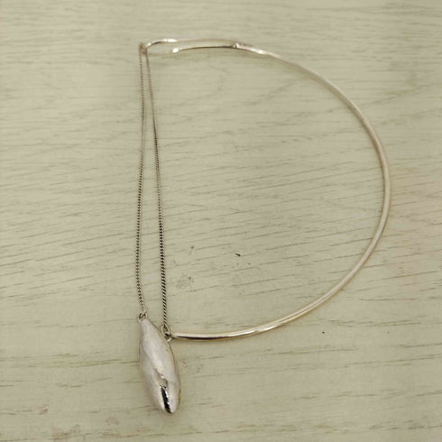 LA BELLE ETUDE Seed asymmetry choker レディース