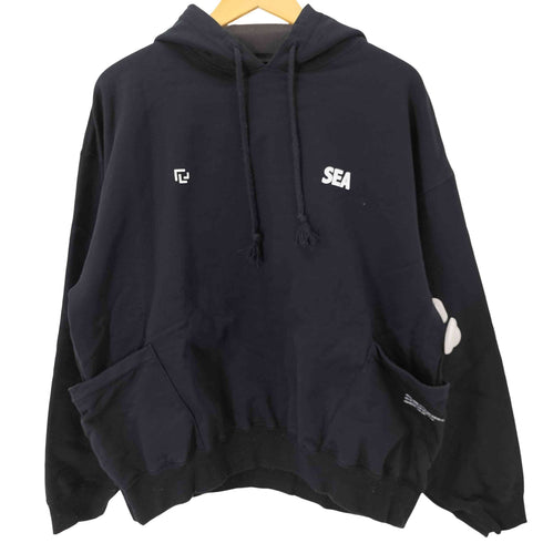 ウィンダンシー WIND AND SEA ロゴプリントプルオーバーパーカー メンズ JPN:M