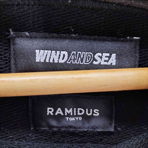 ウィンダンシー WIND AND SEA ロゴプリントプルオーバーパーカー メンズ JPN:M