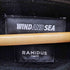 ウィンダンシー WIND AND SEA ロゴプリントプルオーバーパーカー メンズ JPN:M