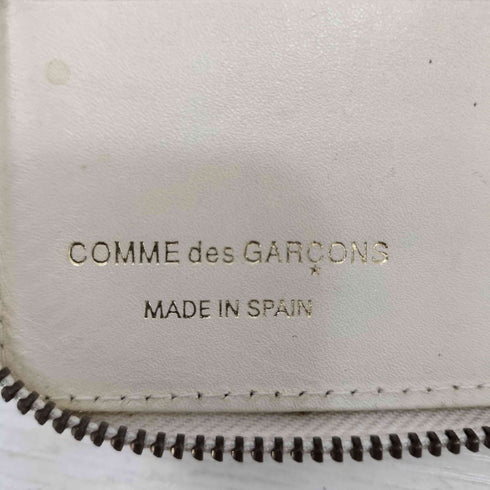 コムデギャルソン COMME des GARCONS 型押し エンボス ラウンドジップウォレット レディース