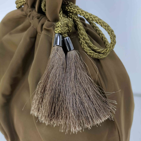 イアパピヨネ ear PAPILLONNER 馬刺繍巾着トートバッグ レディース
