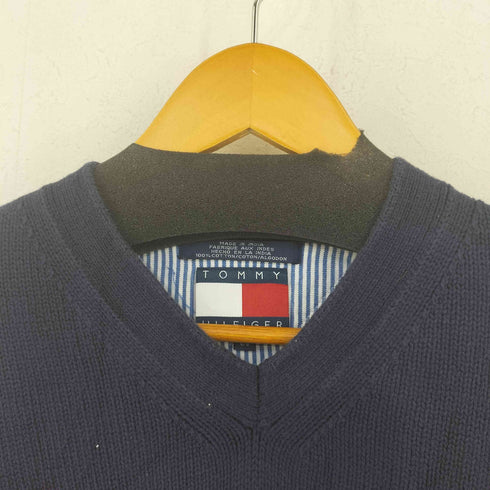 トミーヒルフィガー TOMMY HILFIGER フラッグ刺繍 Vネックコットンニット メンズ import:L