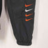 ナイキ NIKE スウォッシュ刺しゅう 裾ジップ トラックパンツ メンズ JPN:XS