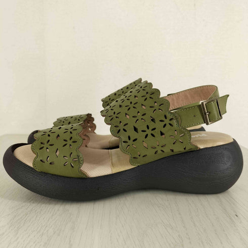Nuts world 【ころんとかわいいサンダル】カットワークベルトサンダル レディース L