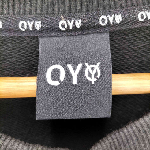 オーワイ OY バッグ刺繍クルーネックトレーナー メンズ
