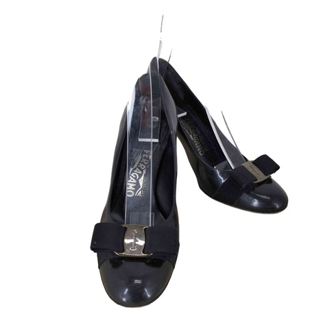 サルヴァトーレフェラガモ Salvatore Ferragamo エナメルレザー リボン付き ヒールパンプス レディース 6