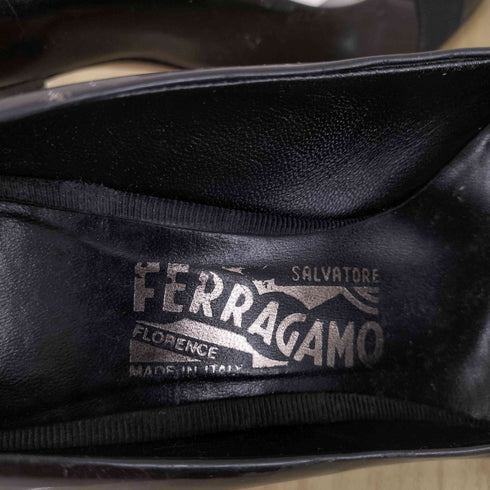 サルヴァトーレフェラガモ Salvatore Ferragamo エナメルレザー リボン付き ヒールパンプス レディース 6