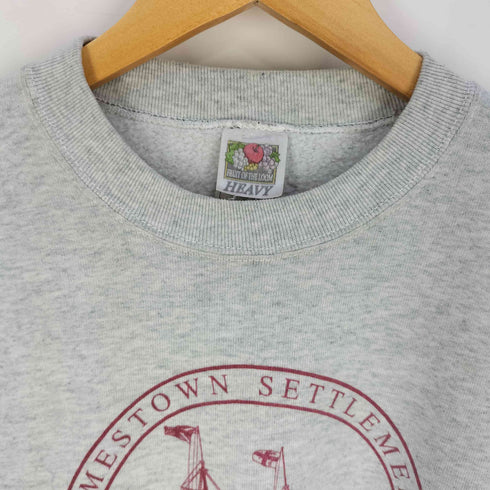 フルーツオブザルーム FRUIT OF THE LOOM 90-00s JAMESTOWN SETTELEMENT プリント クルーネックスウェット メンズ import:XL