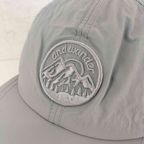 アンドワンダー and wander back mesh cap メンズ