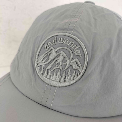 アンドワンダー and wander back mesh cap メンズ