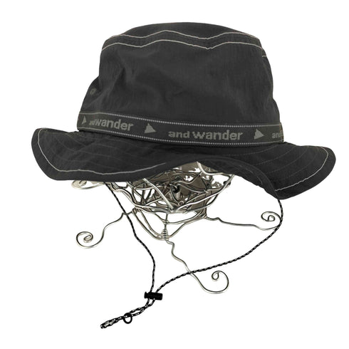 アンドワンダー and wander jq tape hat メンズ