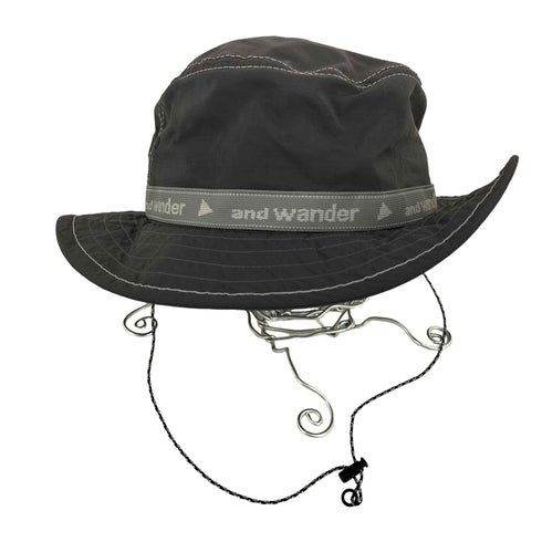 アンドワンダー and wander jq tape hat メンズ