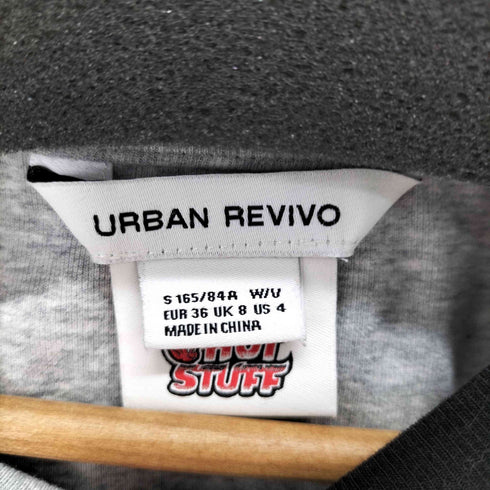 アーバン レヴィヴォ URBAN REVIVO デビルプリント クルーネックリンガーTシャツ Hot Stuff レディース import:S