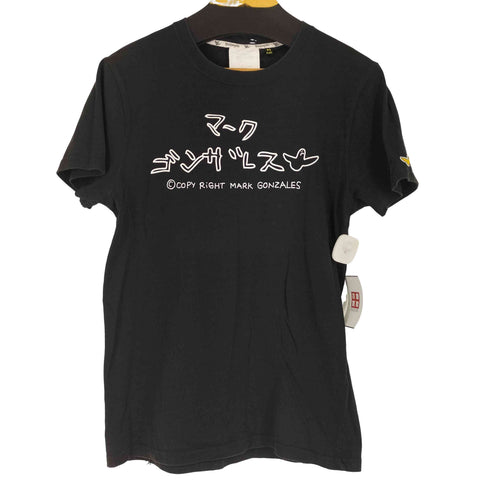 マークゴンザレス Mark Gonzales カタカナロゴ フロントプリントTEE メンズ JPN:M