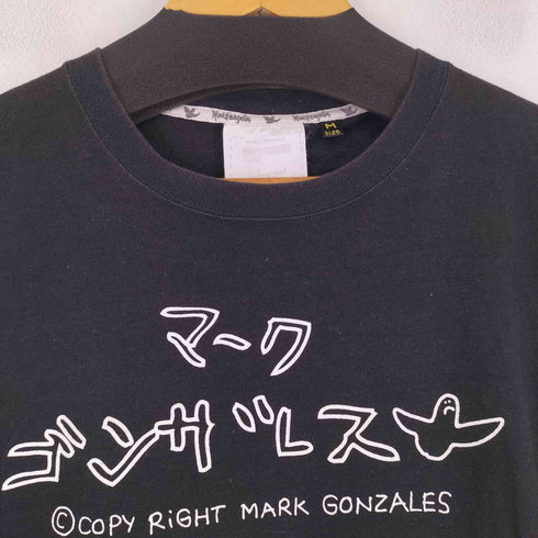 マークゴンザレス Mark Gonzales カタカナロゴ フロントプリントTEE メンズ JPN:M