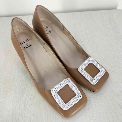 オデットエオディール Odette e Odile スクエアトゥ バックル ヒール パンプス レディース JPN:24