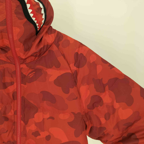アベイシングエイプ A BATHING APE Red Camo Full-Zip Shark Down Jacket シャーク フルジップ ダウン ジャケット メンズ JPN:L