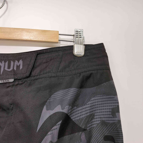 VENUM ブラック ダークカモ ショートパンツ ファイトパンツ メンズ JPN:S