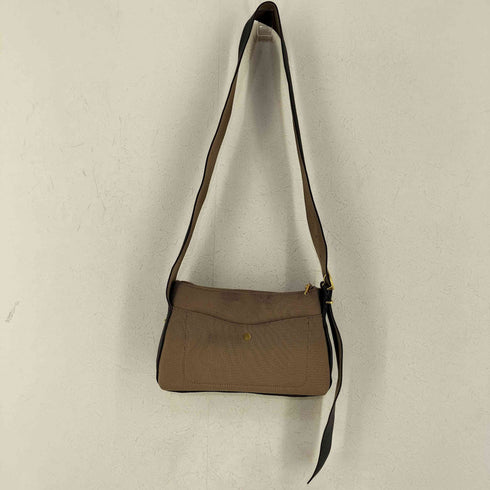 cuyana recycled sling bag レディース