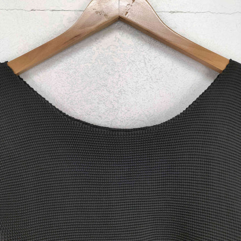 イッセイミヤケミー ISSEY MIYAKE me 総柄プリーツブラウス レディース