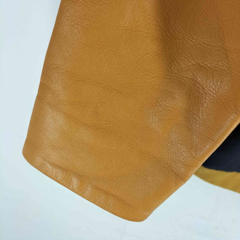 ザサカキ the Sakaki LEATHER STADIUM JUMPER Navy × Mustard メンズ JPN:L