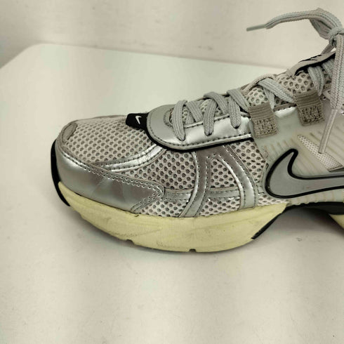 ナイキ NIKE V2K Run Summit White and Metallic Silver レディース JPN:24