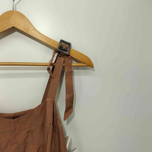 トーガプルラ TOGA PULLA 20AW レーヨン グースフェザーフリル ショルダーバックル ノースリーブワンピース レディース JPN:36