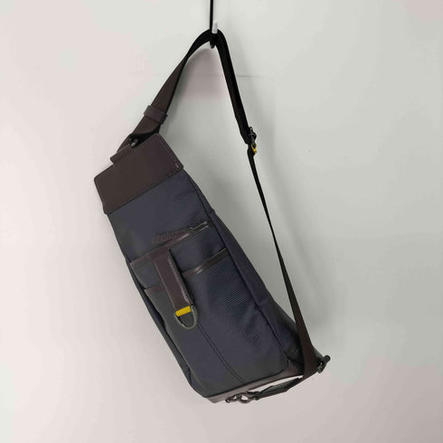 シーケーカルバンクライン ck Calvin Klein フロントロゴボディバッグ メンズ
