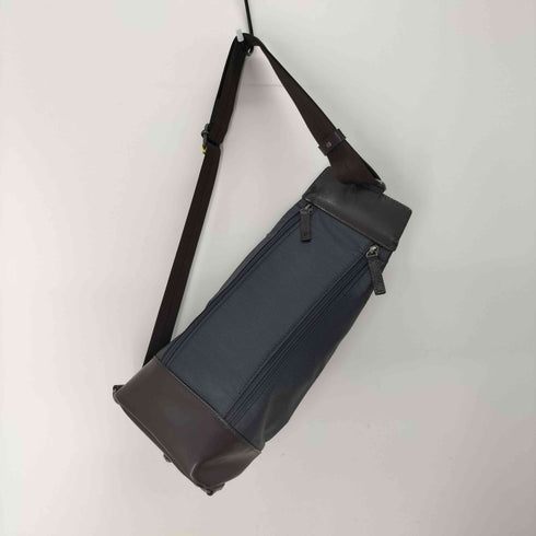 シーケーカルバンクライン ck Calvin Klein フロントロゴボディバッグ メンズ