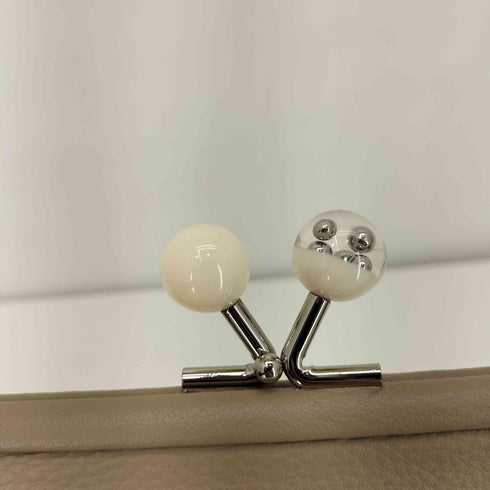 イアパピヨネ ear PAPILLONNER アクリル玉がま口長財布 レディース