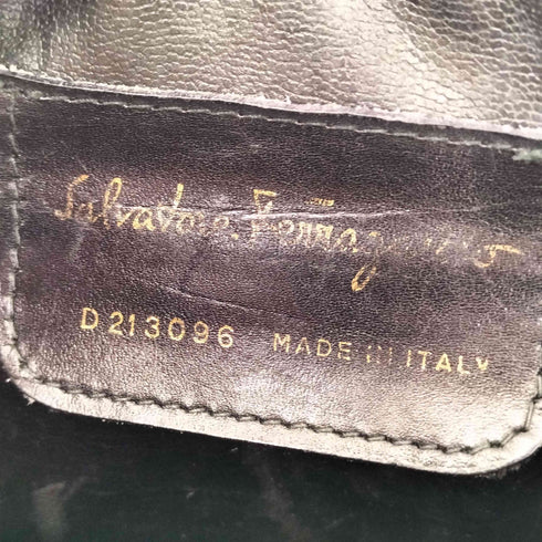 サルヴァトーレフェラガモ Salvatore Ferragamo ヴァラ ヌバック ショルダーバッグ レディース