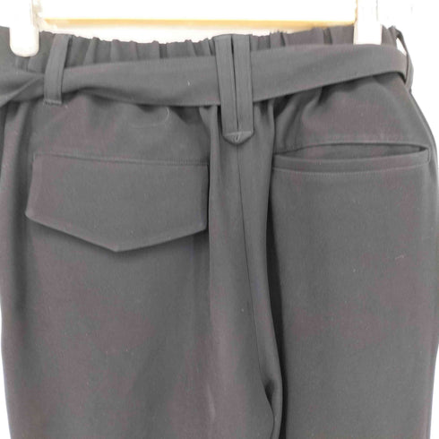 クルニ CULLNI 別注 BELTED SLACKS CHARCOAL メンズ JPN:2