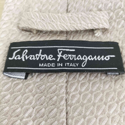 サルヴァトーレフェラガモ Salvatore Ferragamo 総柄デザイン シルクネクタイ メンズ