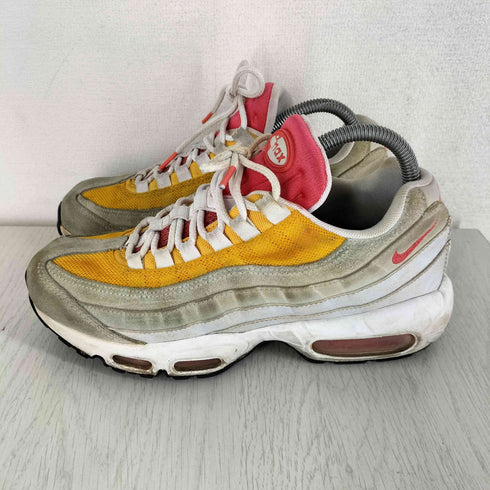 ナイキ NIKE AIR MAX 95 ESSENTIAL ライトボーン/アンバーグロウ-ユニバーシティゴールド メンズ JPN:25