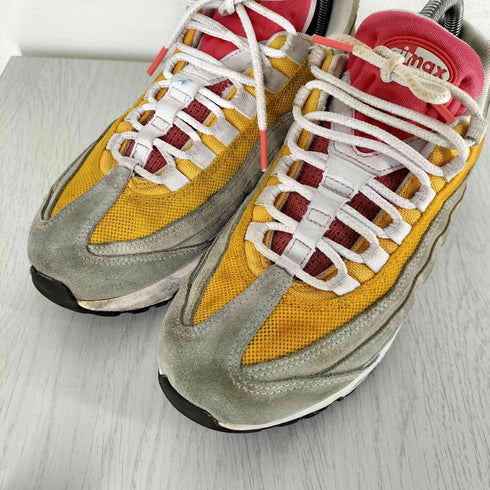 ナイキ NIKE AIR MAX 95 ESSENTIAL ライトボーン/アンバーグロウ-ユニバーシティゴールド メンズ JPN:25