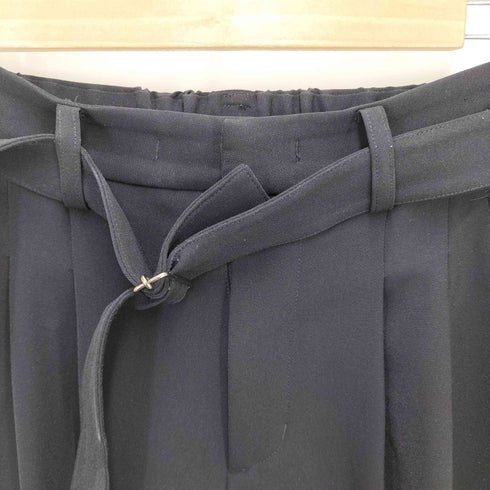 アタッチメント ATTACHMENT PE STRETCH DOUBLE CLOTH TWO PLEATS TAPERED FIT TROUSERS メンズ 1