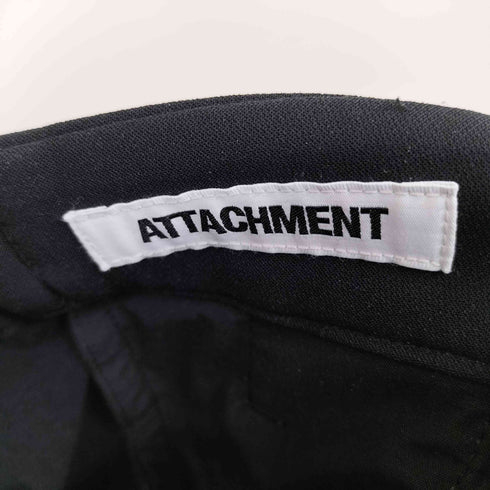 アタッチメント ATTACHMENT PE STRETCH DOUBLE CLOTH TWO PLEATS TAPERED FIT TROUSERS メンズ 1