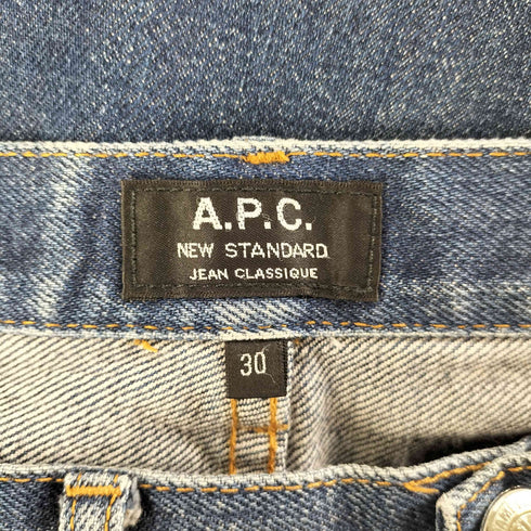 アーペーセー A.P.C. NEW STANDARD ボタンフライ ストレートデニムパンツ メンズ 30