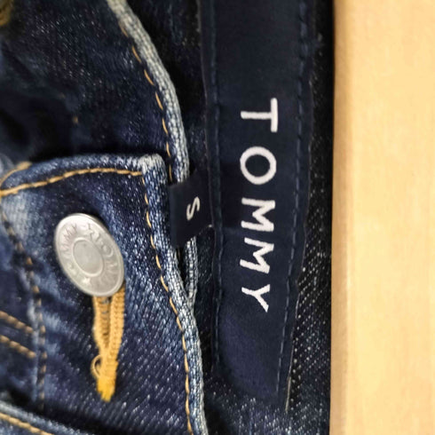 トミーヒルフィガー TOMMY HILFIGER バックロゴ刺繍 ストレートデニムパンツ メンズ S