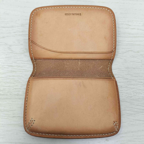 イッセイミヤケ ISSEY MIYAKE ヌメ革 レザー カードケース ポーチ 名刺入れ メンズ