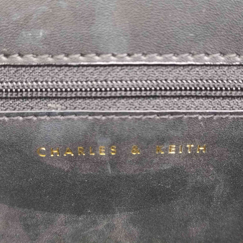 チャールズアンドキース CHARLES&KEITH ハクスリーメタリック プッシュロックトップハンドル レディース