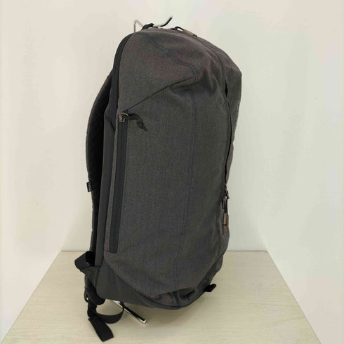 スーリー thule Vea Backpack 17L メンズ