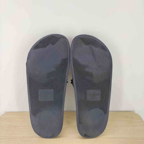 ヴァレンティノガラヴァーニ VALENTINO GARAVANI スタッズフラットサンダル メンズ 43