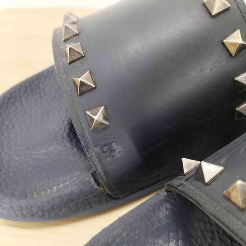 ヴァレンティノガラヴァーニ VALENTINO GARAVANI スタッズフラットサンダル メンズ 43
