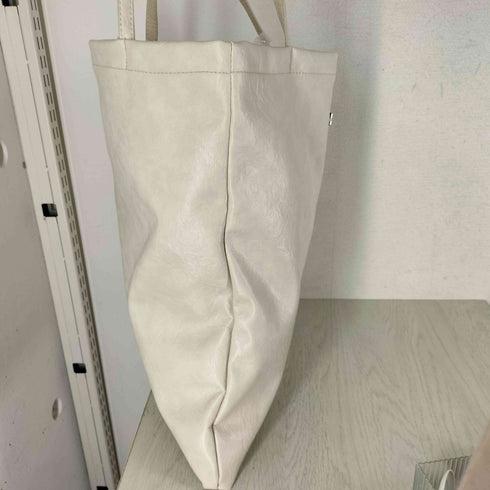 un/neu レザートートバッグ レディース